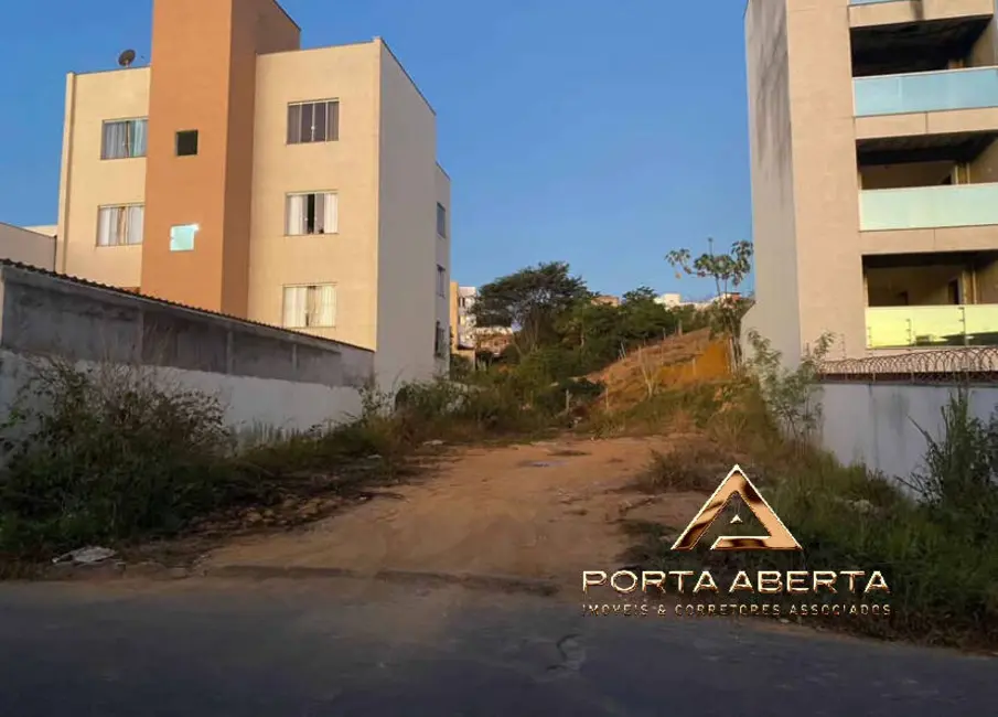 Foto 1 de Terreno / Lote à venda, 360m2 em Santana Do Paraiso - MG