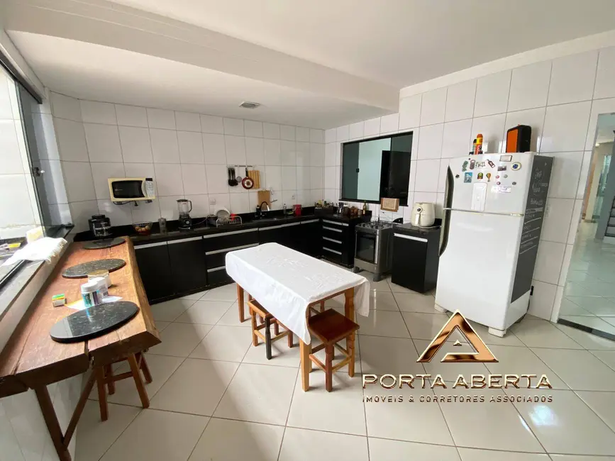 Casa com 3 quartos à venda, 210m2 em Santana Do Paraiso - MG - imagem 7 Foto 7 de Casa com 3 quartos à venda, 210m2 em Santana Do Paraiso - MG