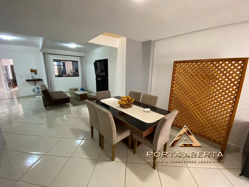 Casa com 3 quartos à venda, 210m2 em Santana Do Paraiso - MG - imagem 3 Foto 3 de Casa com 3 quartos à venda, 210m2 em Santana Do Paraiso - MG