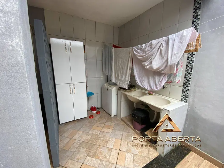 Casa com 3 quartos à venda, 210m2 em Santana Do Paraiso - MG - imagem 9 Foto 9 de Casa com 3 quartos à venda, 210m2 em Santana Do Paraiso - MG