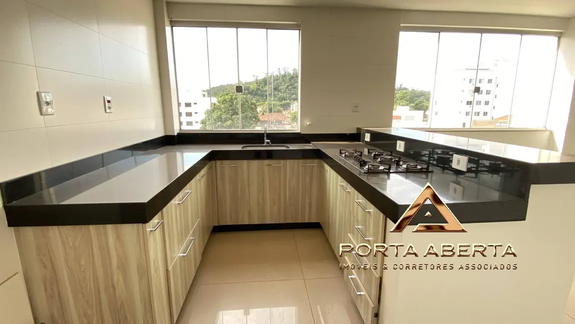 Foto 4 de Cobertura com 3 quartos à venda, 220m2 em Bom Retiro, Ipatinga - MG