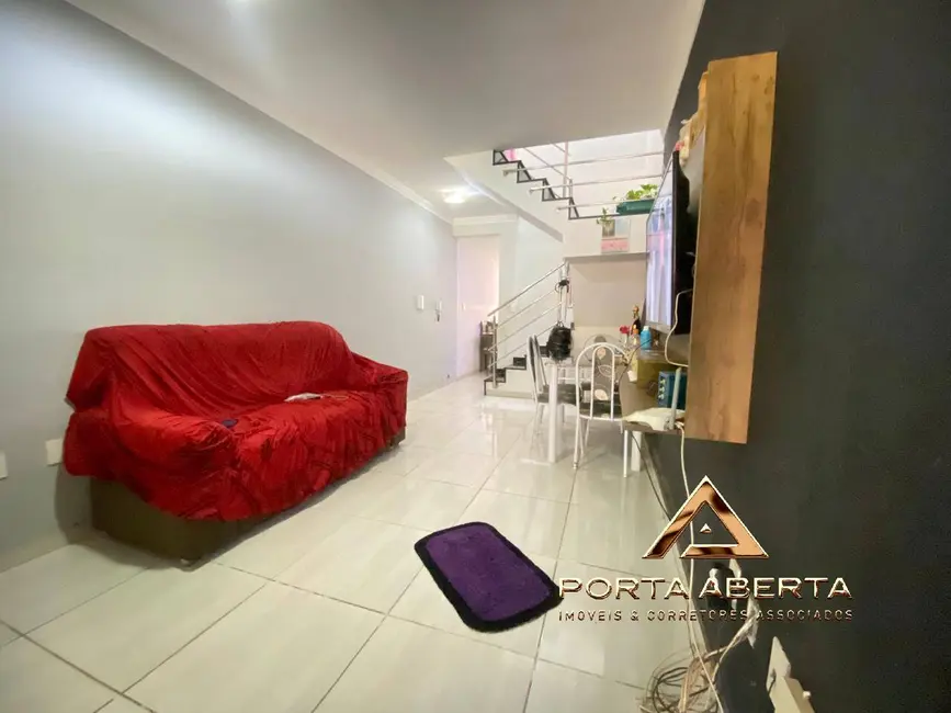 Foto 1 de Casa com 2 quartos à venda, 90m2 em Santana Do Paraiso - MG