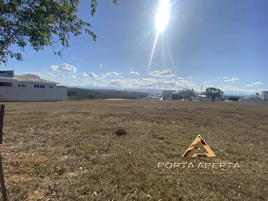 Foto 3 de Terreno / Lote à venda, 450m2 em Caratinga - MG