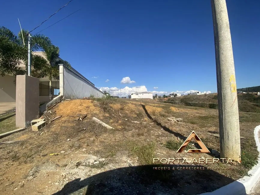 Foto 3 de Terreno / Lote à venda, 450m2 em Caratinga - MG