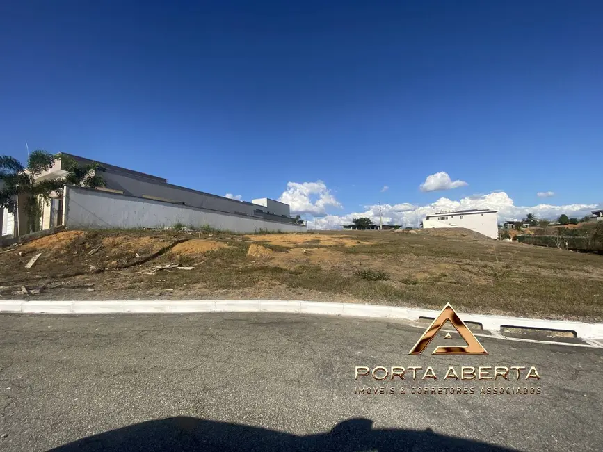 Foto 2 de Terreno / Lote à venda, 450m2 em Caratinga - MG