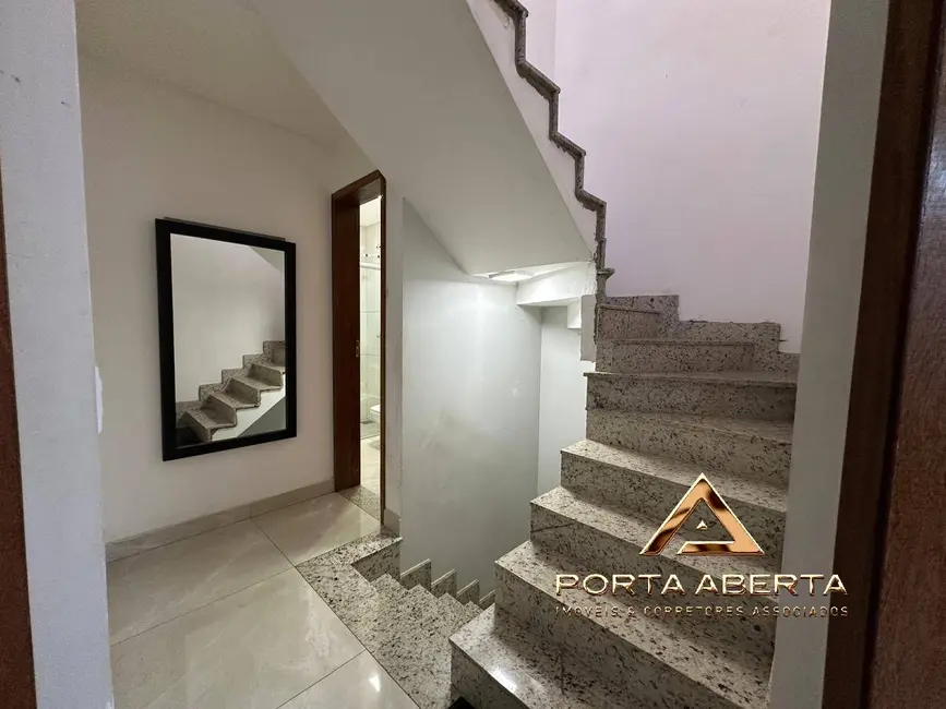 Casa com 3 quartos à venda, 170m2 em Santana Do Paraiso - MG - imagem 8 Foto 8 de Casa com 3 quartos à venda, 170m2 em Santana Do Paraiso - MG