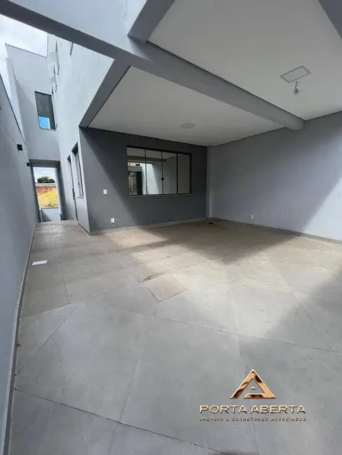 Casa com 3 quartos à venda, 195m2 em Santana Do Paraiso - MG - imagem 3 Foto 3 de Casa com 3 quartos à venda, 195m2 em Santana Do Paraiso - MG