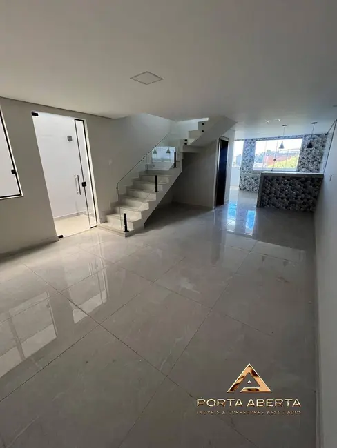 Casa com 3 quartos à venda, 195m2 em Santana Do Paraiso - MG - imagem 5 Foto 5 de Casa com 3 quartos à venda, 195m2 em Santana Do Paraiso - MG