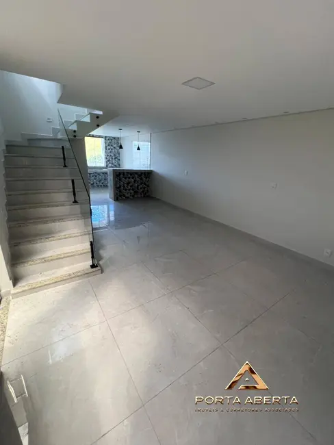 Casa com 3 quartos à venda, 195m2 em Santana Do Paraiso - MG - imagem 4 Foto 4 de Casa com 3 quartos à venda, 195m2 em Santana Do Paraiso - MG