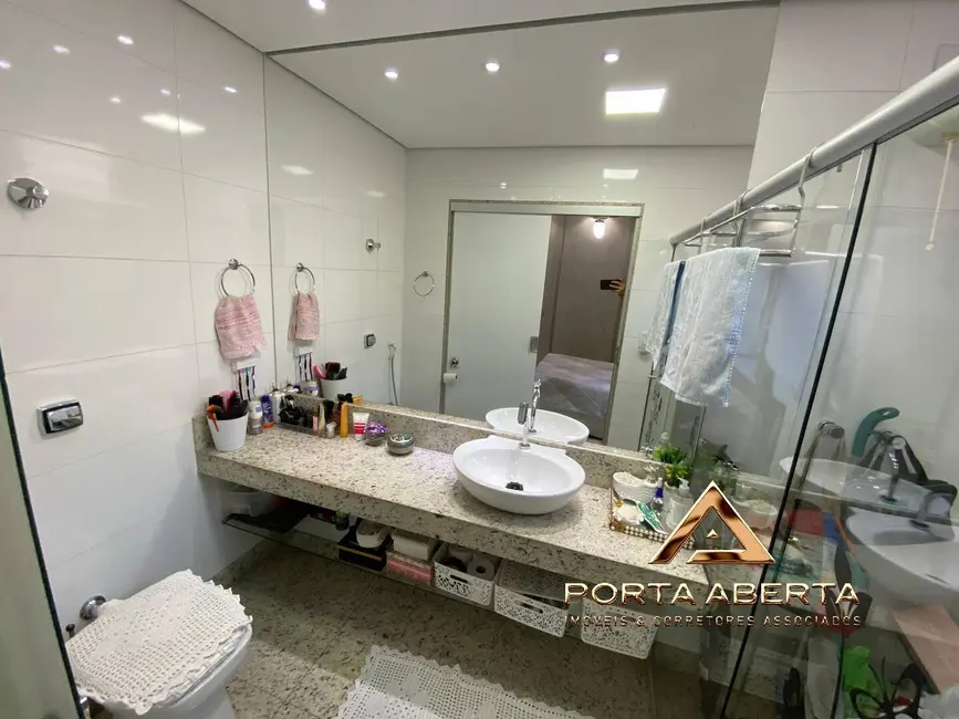 Casa com 3 quartos à venda, 300m2 em Bela Vista, Ipatinga - MG - imagem 8 Foto 8 de Casa com 3 quartos à venda, 300m2 em Bela Vista, Ipatinga - MG