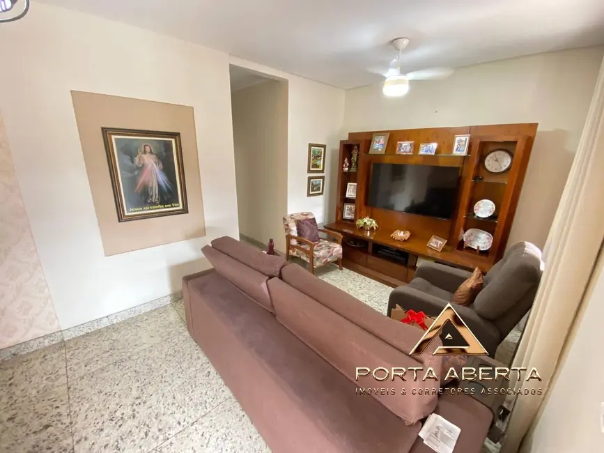 Casa com 3 quartos à venda, 300m2 em Bela Vista, Ipatinga - MG - imagem 5 Foto 5 de Casa com 3 quartos à venda, 300m2 em Bela Vista, Ipatinga - MG