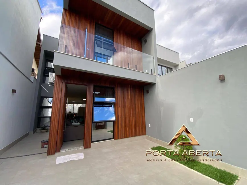 Foto 1 de Casa com 3 quartos à venda, 150m2 em Imbaúbas, Ipatinga - MG