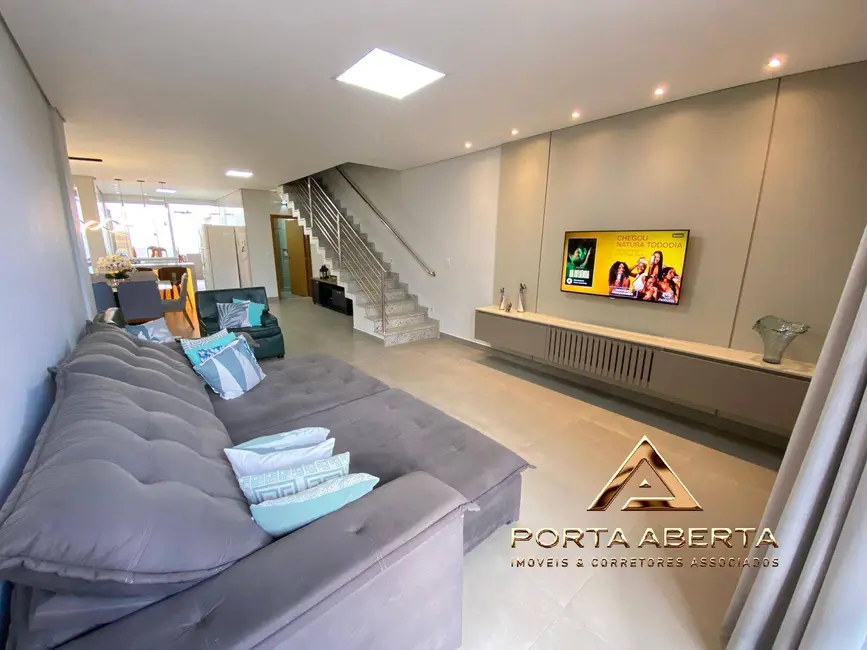 Casa com 3 quartos à venda, 150m2 em Imbaúbas, Ipatinga - MG - imagem 4 Foto 4 de Casa com 3 quartos à venda, 150m2 em Imbaúbas, Ipatinga - MG