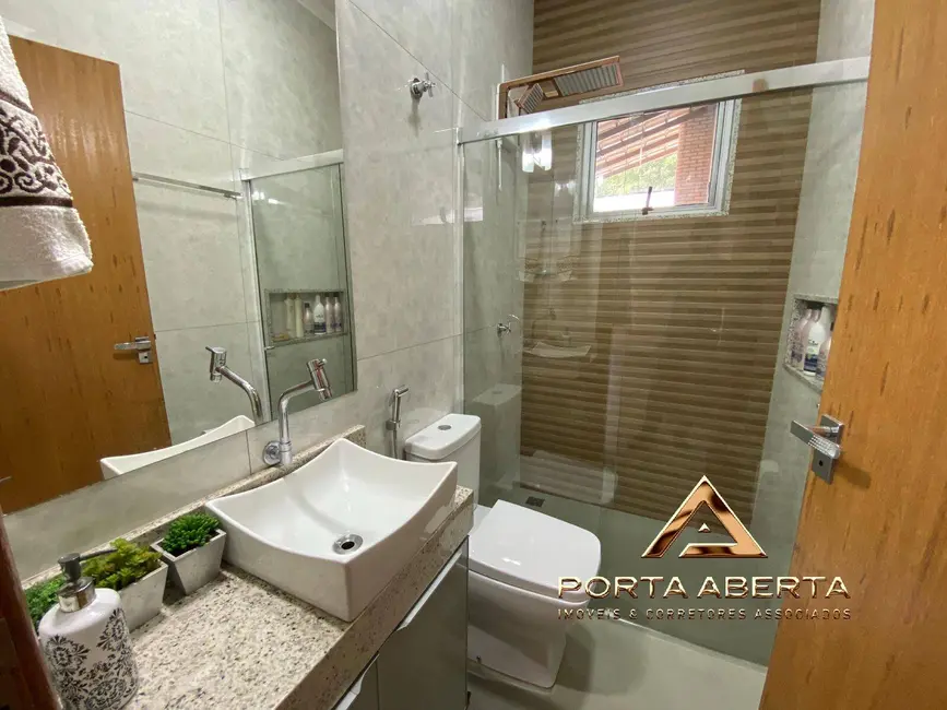 Casa com 3 quartos à venda, 150m2 em Imbaúbas, Ipatinga - MG - imagem 9 Foto 9 de Casa com 3 quartos à venda, 150m2 em Imbaúbas, Ipatinga - MG