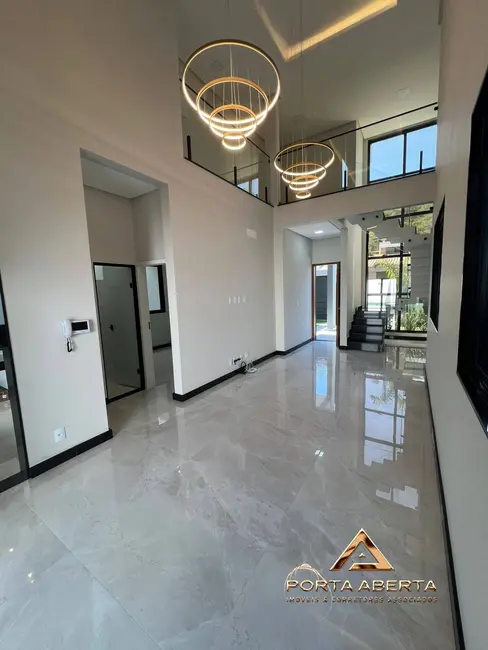 Casa com 3 quartos à venda, 225m2 em Santana Do Paraiso - MG - imagem 3 Foto 3 de Casa com 3 quartos à venda, 225m2 em Santana Do Paraiso - MG