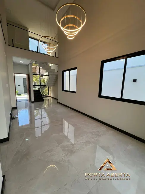 Casa com 3 quartos à venda, 225m2 em Santana Do Paraiso - MG - imagem 2 Foto 2 de Casa com 3 quartos à venda, 225m2 em Santana Do Paraiso - MG