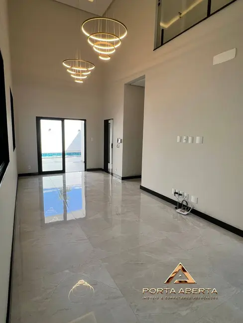 Casa com 3 quartos à venda, 225m2 em Santana Do Paraiso - MG - imagem 5 Foto 5 de Casa com 3 quartos à venda, 225m2 em Santana Do Paraiso - MG