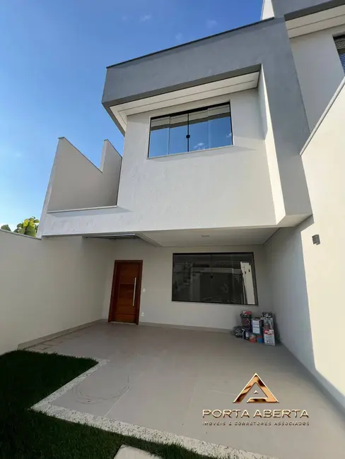 Foto 1 de Casa com 3 quartos à venda, 135m2 em Tiradentes, Ipatinga - MG