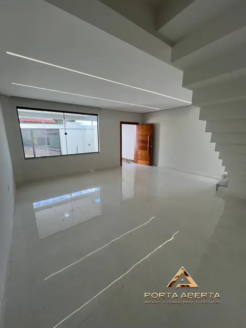 Foto 2 de Casa com 3 quartos à venda, 135m2 em Tiradentes, Ipatinga - MG