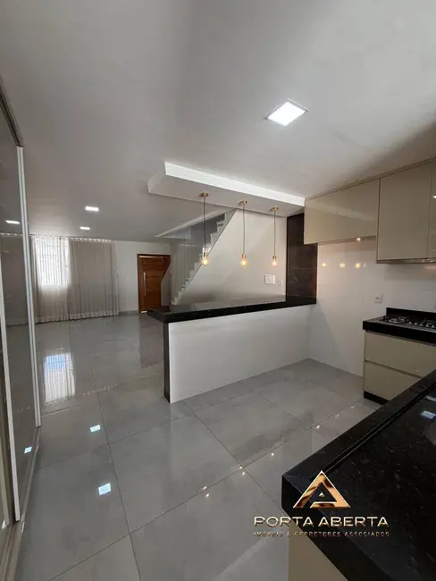 Casa com 3 quartos à venda, 163m2 em Santana Do Paraiso - MG - imagem 8 Foto 8 de Casa com 3 quartos à venda, 163m2 em Santana Do Paraiso - MG