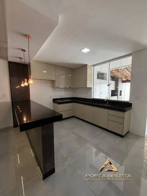 Casa com 3 quartos à venda, 163m2 em Santana Do Paraiso - MG - imagem 7 Foto 7 de Casa com 3 quartos à venda, 163m2 em Santana Do Paraiso - MG