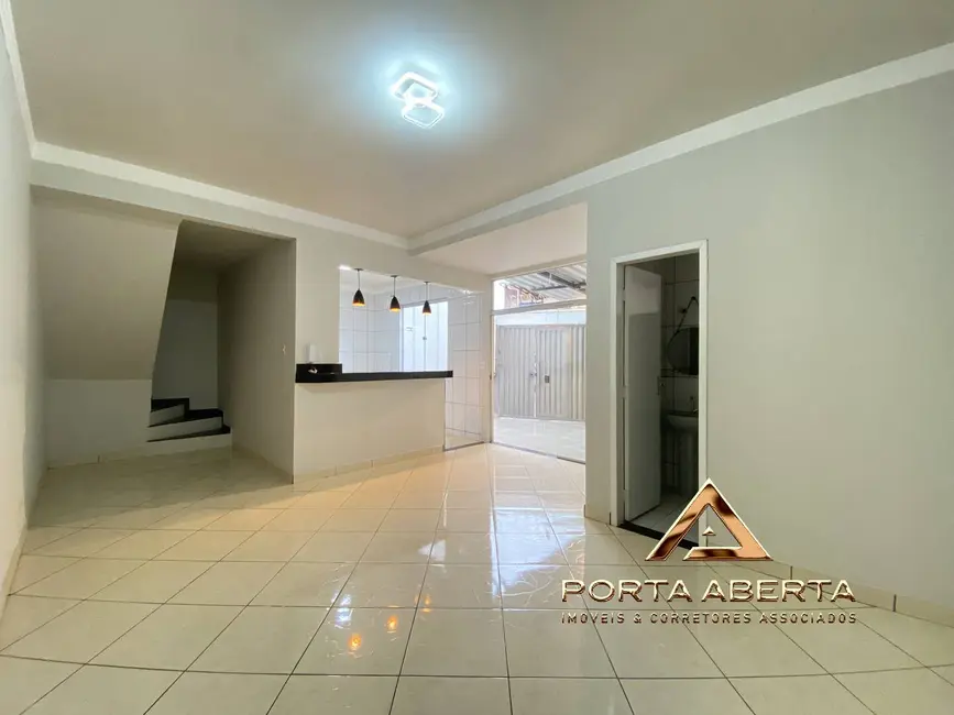 Casa com 2 quartos à venda e para alugar, 100m2 em Santana Do Paraiso - MG - imagem 2 Foto 2 de Casa com 2 quartos à venda e para alugar, 100m2 em Santana Do Paraiso - MG