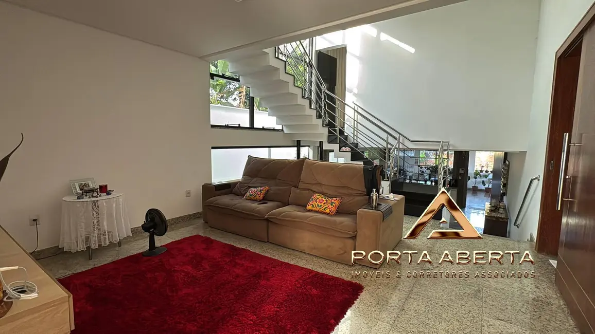 Chácara com 7 quartos à venda, 500m2 em Santana Do Paraiso - MG - imagem 8 Foto 8 de Chácara com 7 quartos à venda, 500m2 em Santana Do Paraiso - MG