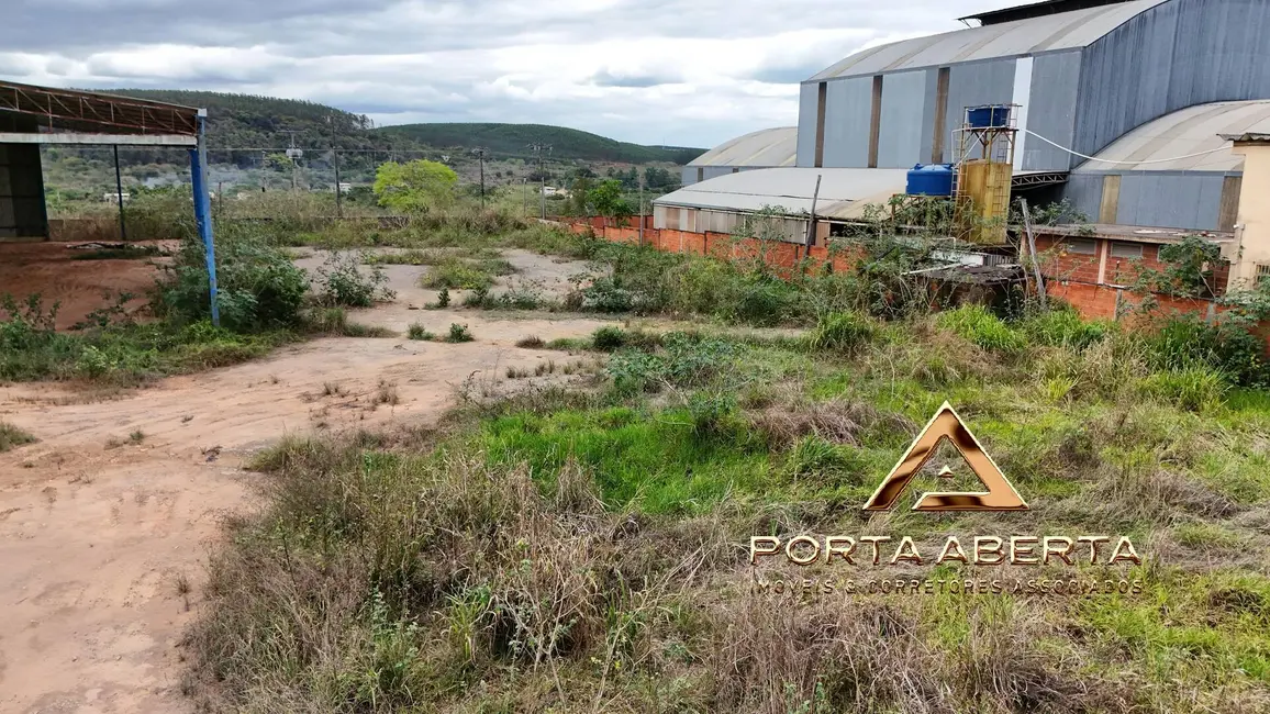 Foto 9 de Armazém / Galpão à venda, 900m2 em Caratinga - MG