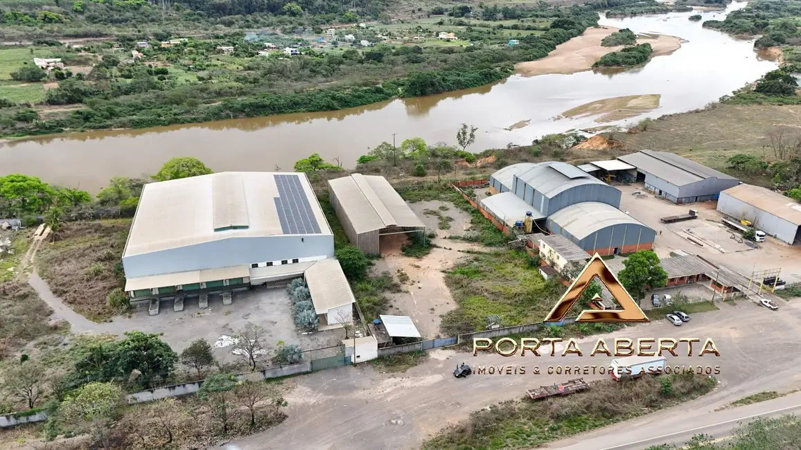 Foto 1 de Armazém / Galpão à venda, 900m2 em Caratinga - MG
