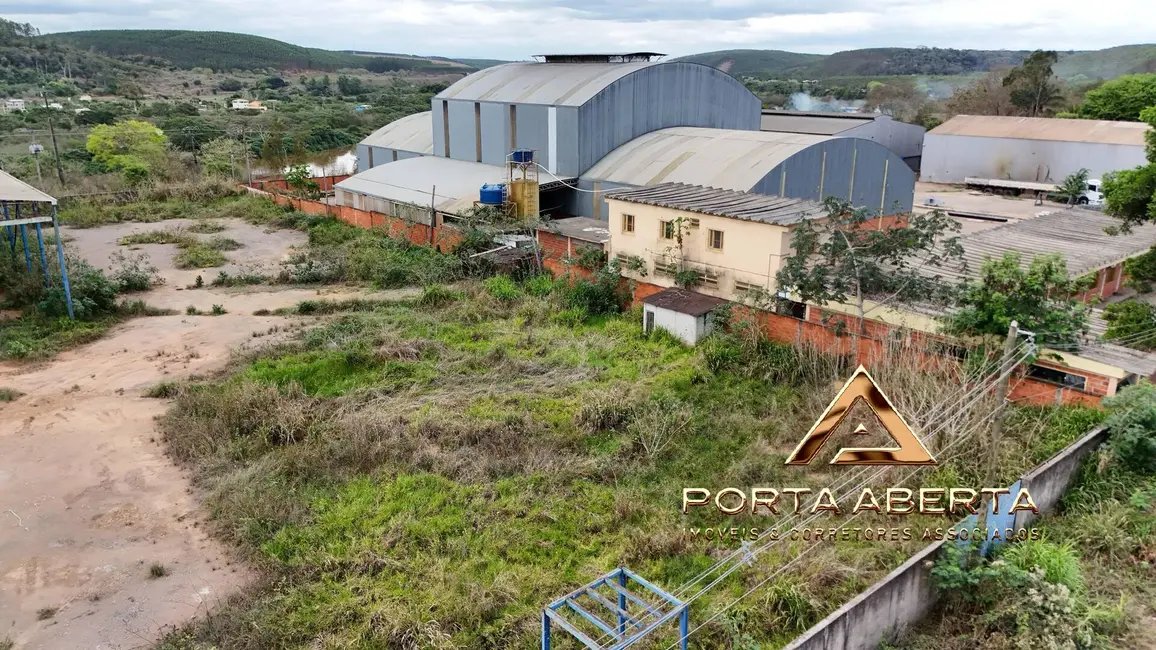 Foto 8 de Armazém / Galpão à venda, 900m2 em Caratinga - MG