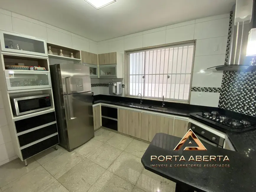 Casa com 3 quartos à venda, 208m2 em Vila Celeste, Ipatinga - MG - imagem 5 Foto 5 de Casa com 3 quartos à venda, 208m2 em Vila Celeste, Ipatinga - MG