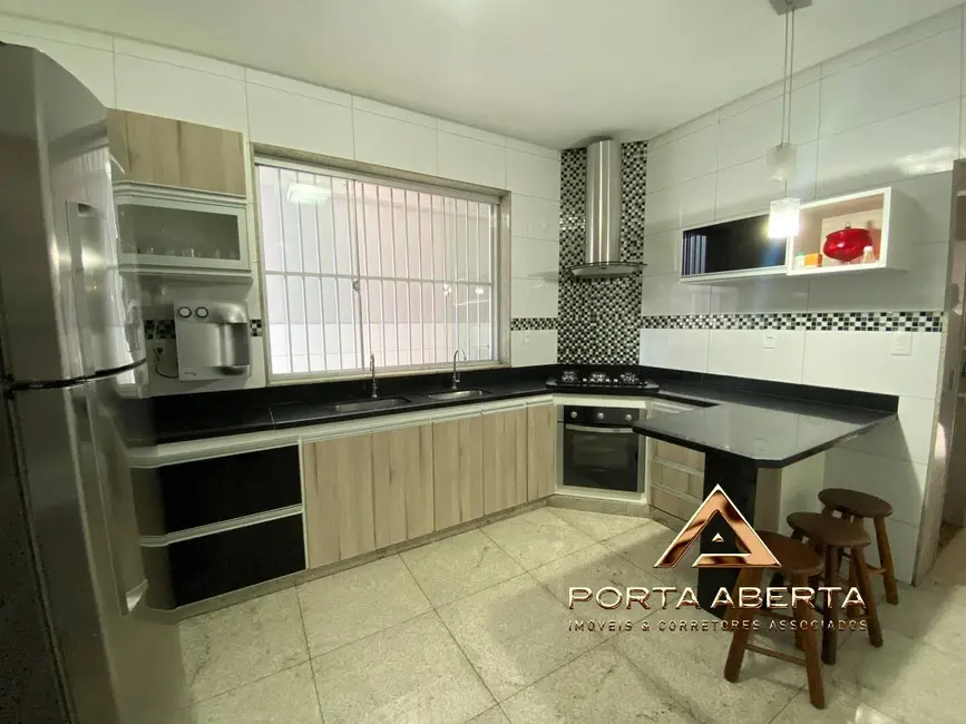 Casa com 3 quartos à venda, 208m2 em Vila Celeste, Ipatinga - MG - imagem 4 Foto 4 de Casa com 3 quartos à venda, 208m2 em Vila Celeste, Ipatinga - MG