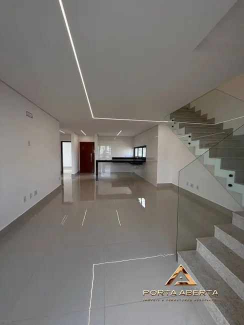 Foto 3 de Apartamento com 4 quartos à venda, 210m2 em Iguaçu, Ipatinga - MG