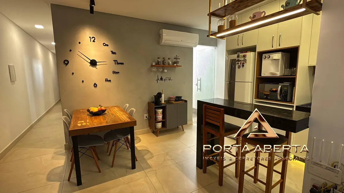 Foto 2 de Casa com 3 quartos à venda, 100m2 em Santana Do Paraiso - MG