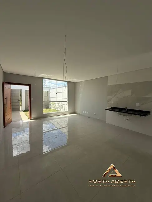 Foto 3 de Casa com 3 quartos à venda, 100m2 em Santana Do Paraiso - MG