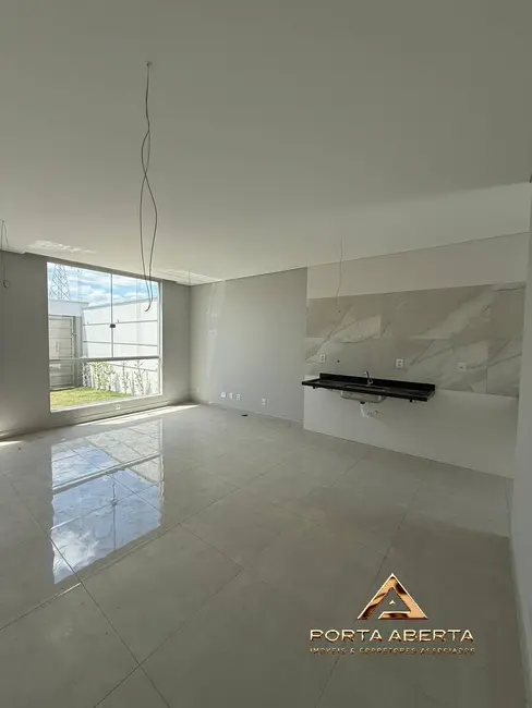 Foto 5 de Casa com 3 quartos à venda, 100m2 em Santana Do Paraiso - MG