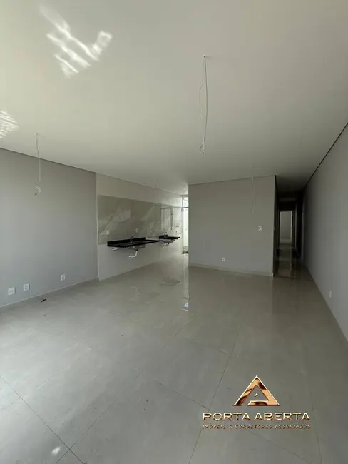 Foto 8 de Casa com 3 quartos à venda, 100m2 em Santana Do Paraiso - MG