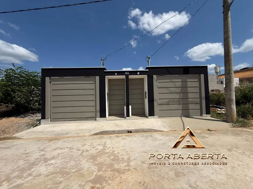 Foto 1 de Casa com 3 quartos à venda, 100m2 em Santana Do Paraiso - MG