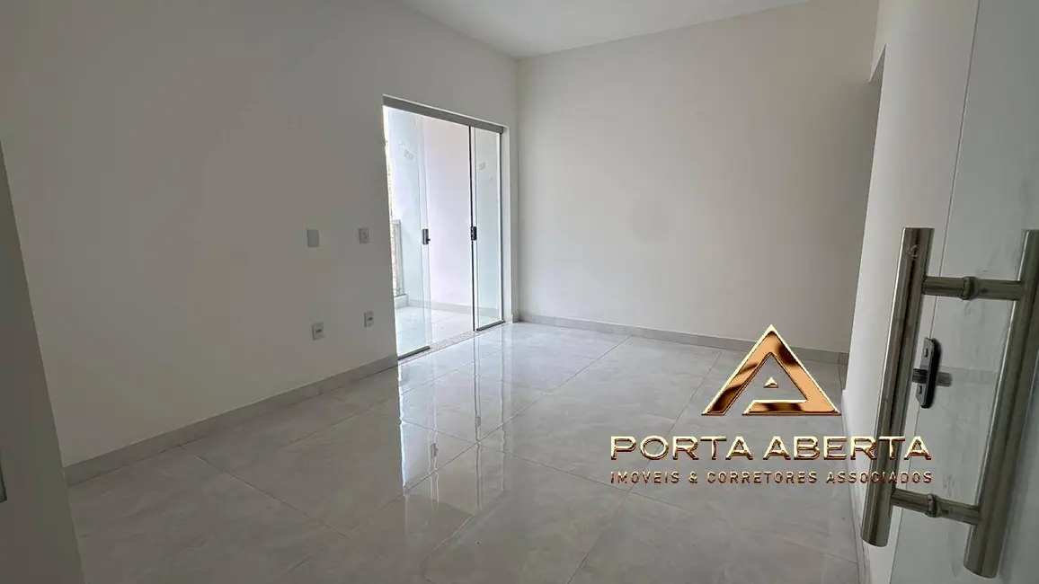 Foto 2 de Casa com 2 quartos à venda, 76m2 em Santana Do Paraiso - MG