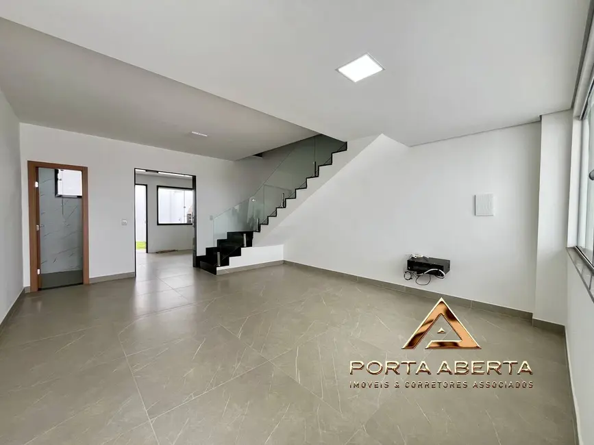 Casa com 3 quartos à venda, 135m2 em Santana Do Paraiso - MG - imagem 5 Foto 5 de Casa com 3 quartos à venda, 135m2 em Santana Do Paraiso - MG