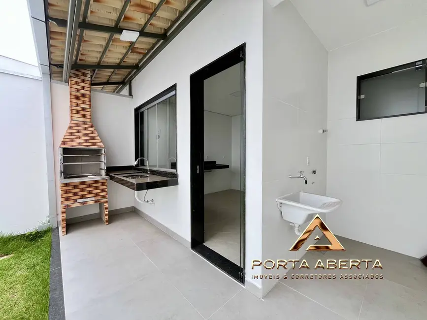 Casa com 3 quartos à venda, 135m2 em Santana Do Paraiso - MG - imagem 2 Foto 2 de Casa com 3 quartos à venda, 135m2 em Santana Do Paraiso - MG