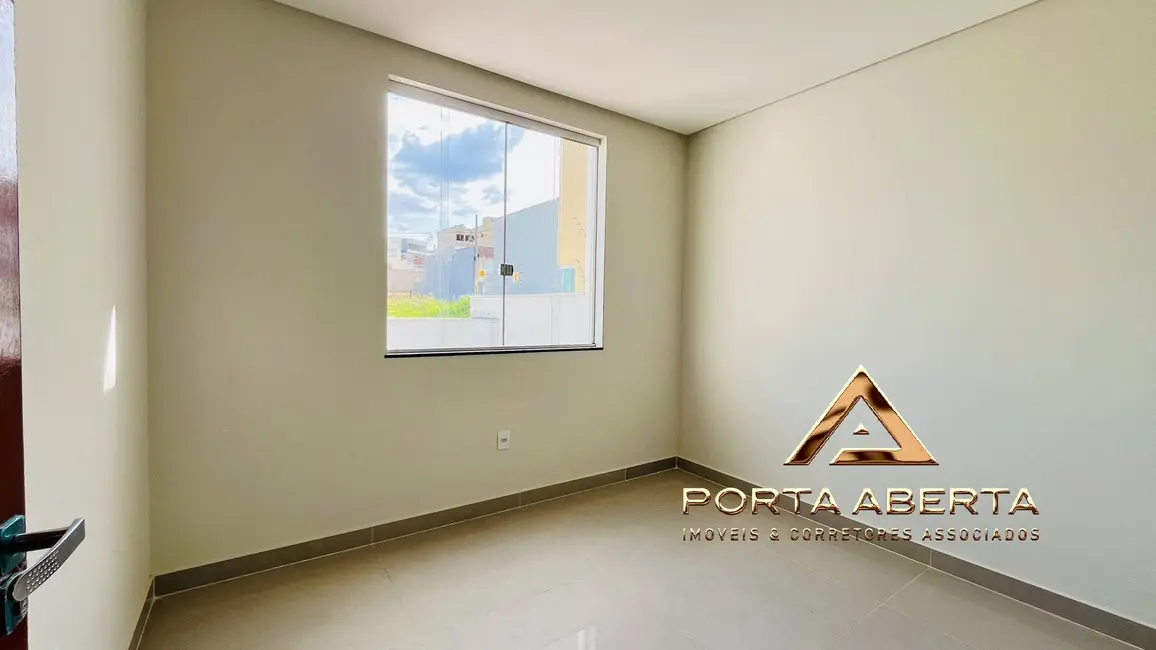 Foto 3 de Casa com 3 quartos à venda, 130m2 em Santana Do Paraiso - MG