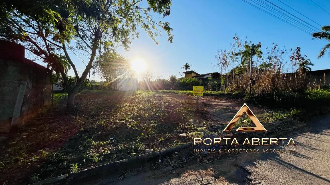 Foto 2 de Terreno / Lote à venda, 600m2 em Caratinga - MG