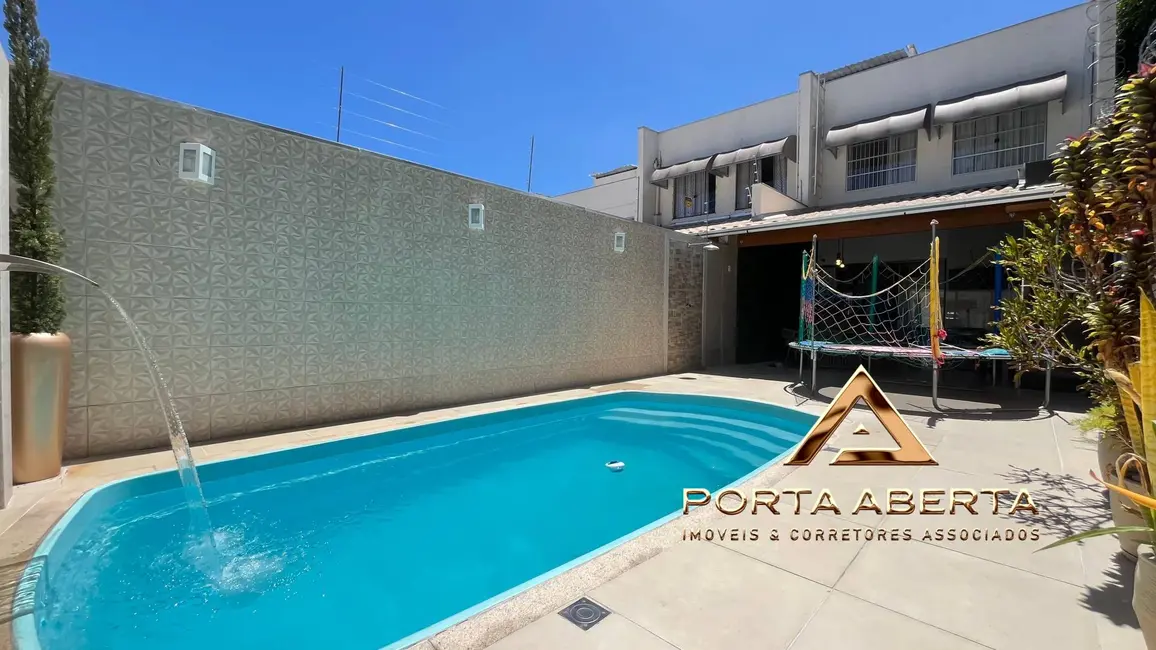 Foto 1 de Casa com 3 quartos à venda, 135m2 em Santana Do Paraiso - MG