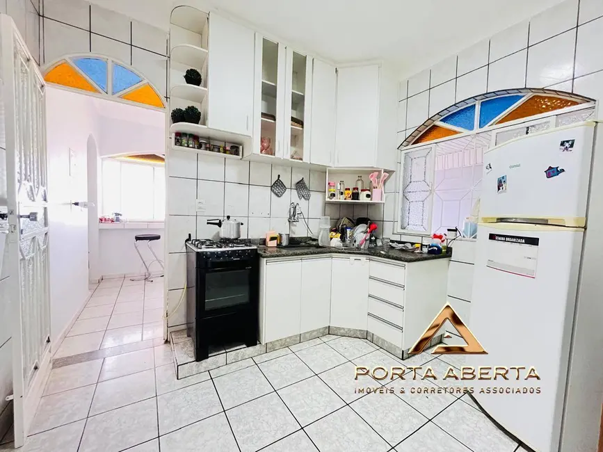 Casa com 3 quartos à venda, 135m2 em Caravelas, Ipatinga - MG - imagem 4 Foto 4 de Casa com 3 quartos à venda, 135m2 em Caravelas, Ipatinga - MG