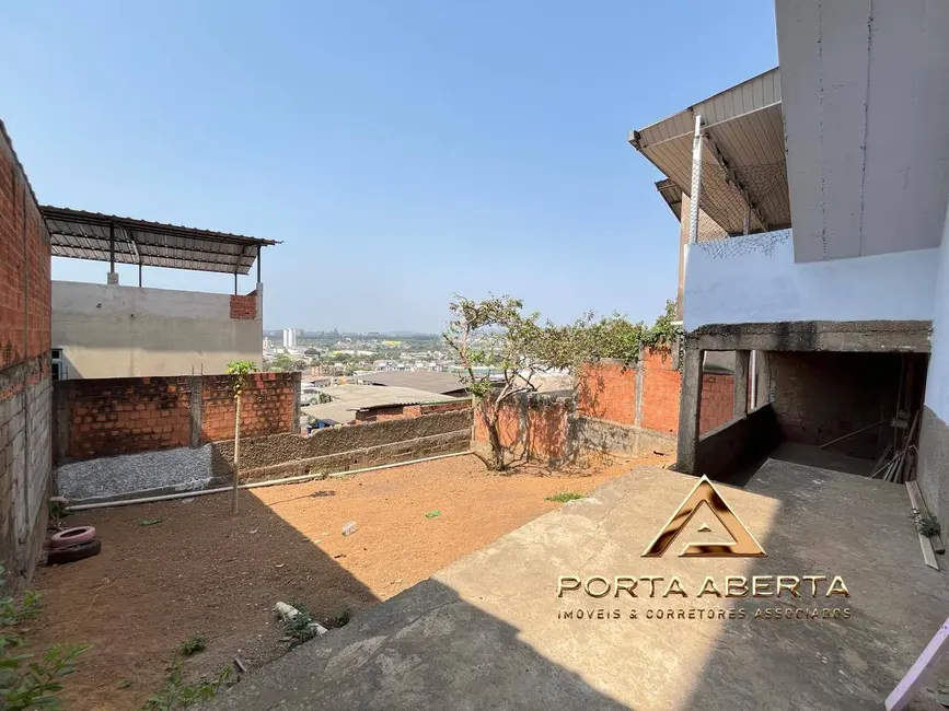 Casa com 3 quartos à venda, 135m2 em Caravelas, Ipatinga - MG - imagem 2 Foto 2 de Casa com 3 quartos à venda, 135m2 em Caravelas, Ipatinga - MG