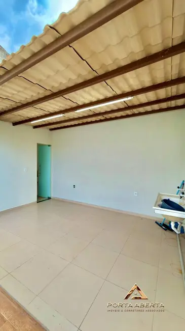 Foto 4 de Casa com 2 quartos à venda, 125m2 em Caratinga - MG