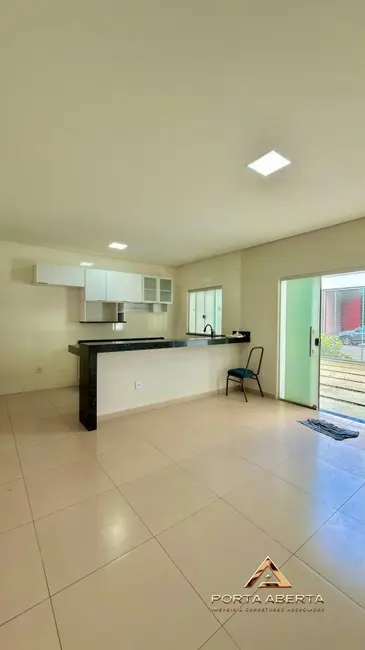Foto 1 de Casa com 2 quartos à venda, 125m2 em Caratinga - MG