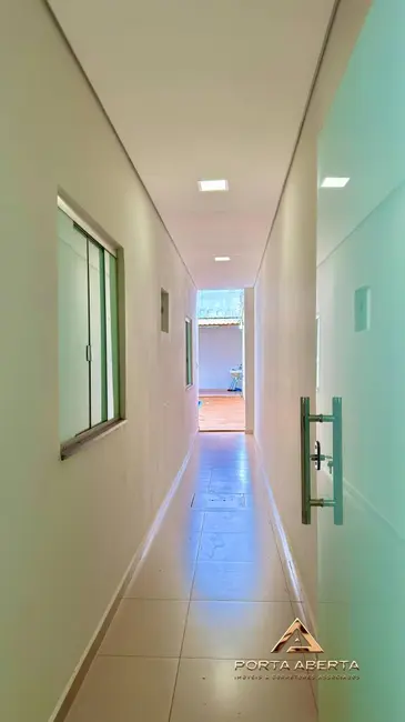 Foto 2 de Casa com 2 quartos à venda, 125m2 em Caratinga - MG