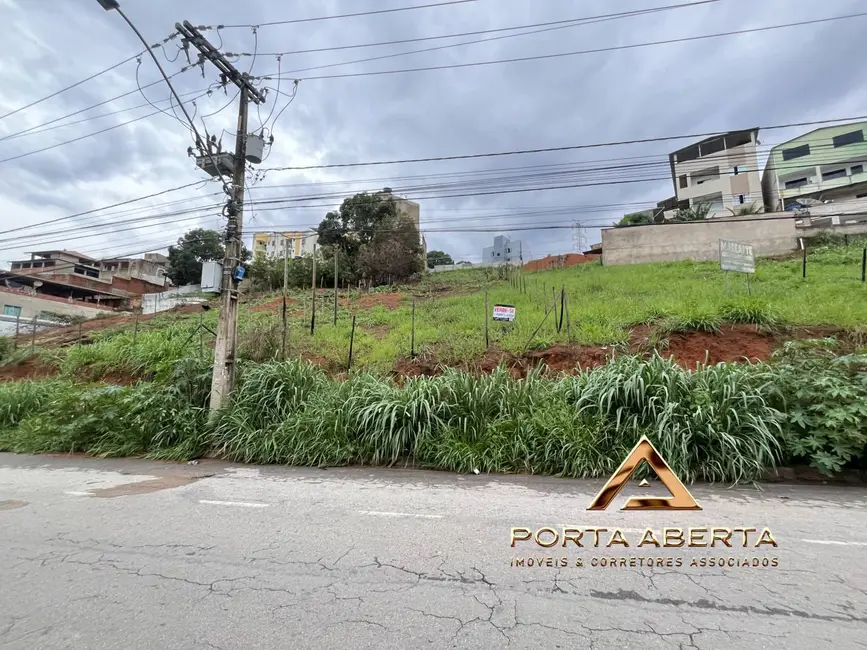 Foto 1 de Terreno / Lote à venda, 397m2 em Santana Do Paraiso - MG